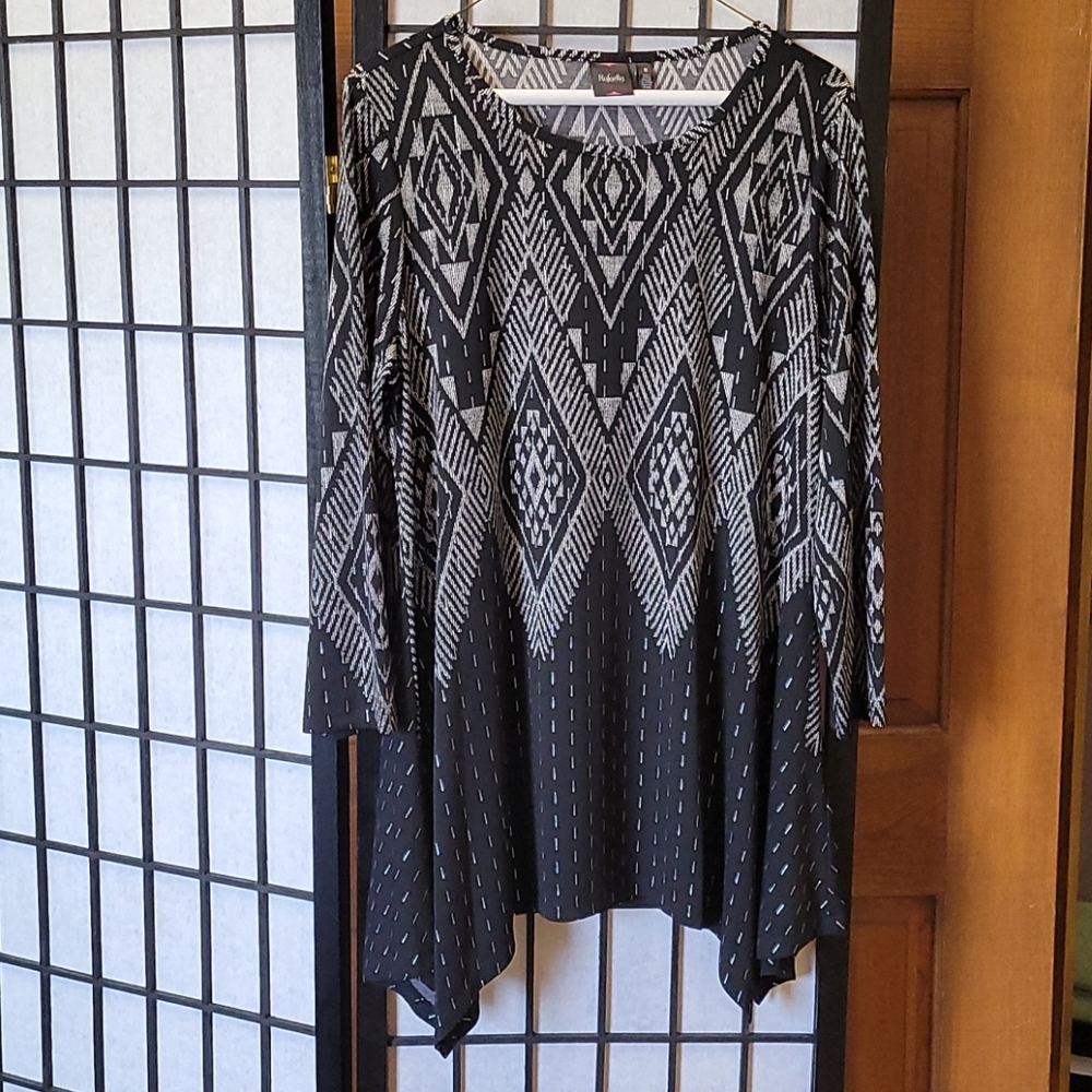 A black/Gray blouse